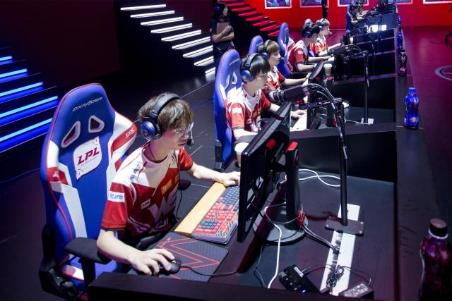 九游-勇士赛后接受采访：电竞国家队是我最难对付的对手的简单介绍